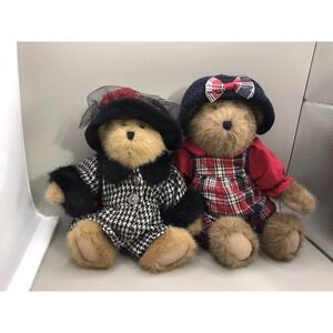 2 Adorable Boyd's Bears Bailey And Brianna Best DressedFrom Head Bean Collection